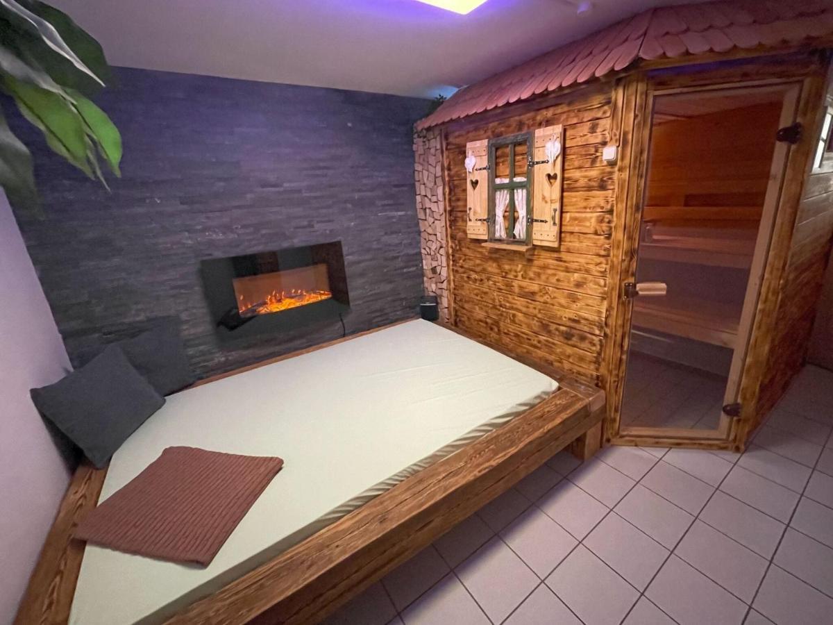 Comfortable Holiday Home With Hot Tub Teunz Zewnętrze zdjęcie